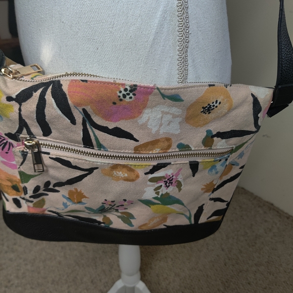 A New Day Peach Floral Crossbody Purse With Black Accents - Picture 3 of 14
